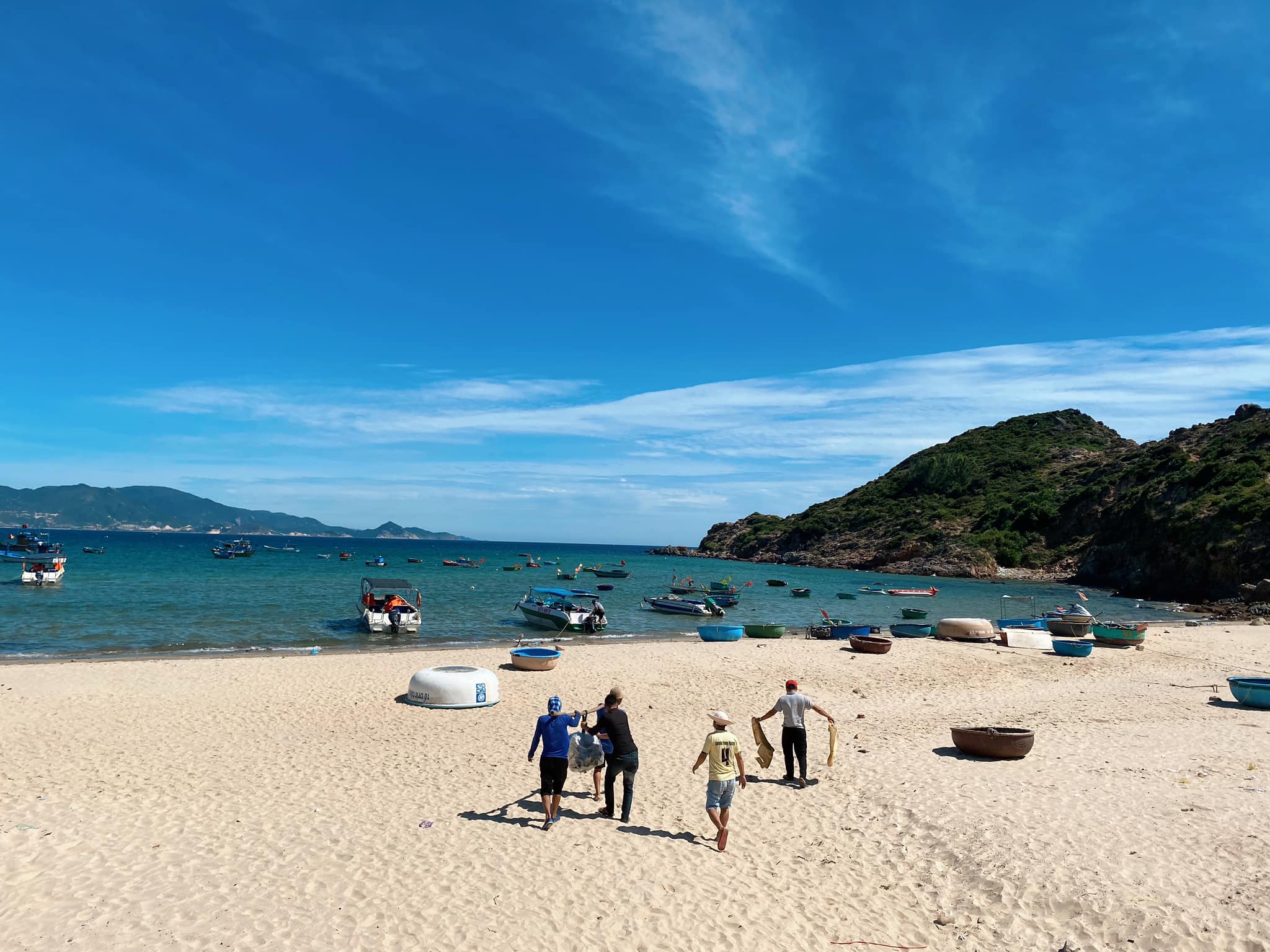 bãi biển ở Làng chài Nhơn Lý